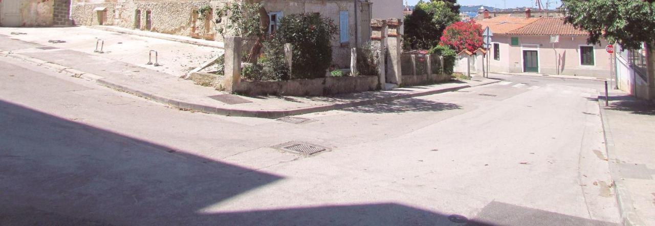 Center Studio Apartment Pula Exterior photo